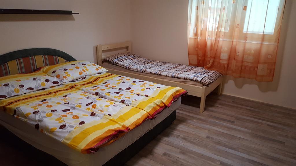 M&M Apartman ทิสซาฟือแรด ภายนอก รูปภาพ